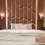 Lägenhet Stylish Ruby 1br - Old Town Urban Oasis Bukarest