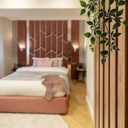 Stylish Ruby 1br - Old Town Urban Oasis Bucarest
