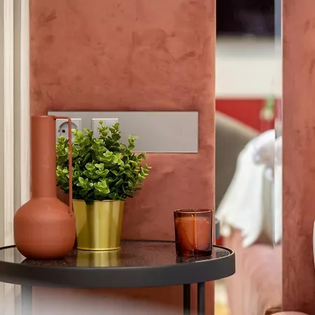 Stylish Ruby 1br - Old Town Urban Oasis Апартаменты *