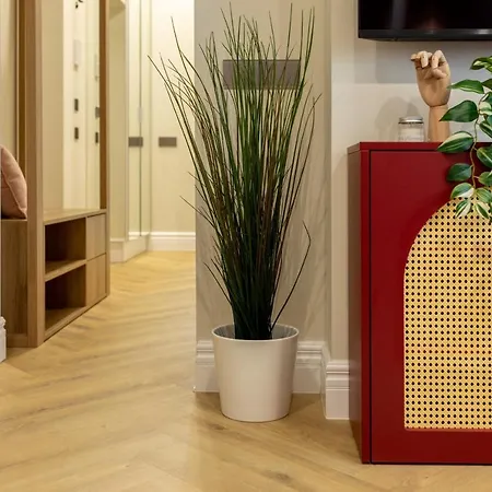 Stylish Ruby 1br - Old Town Urban Oasis Bucarest