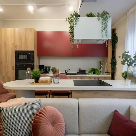 Stylish Ruby 1br - Old Town Urban Oasis Bucarest