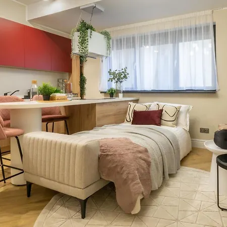 Stylish Ruby 1br - Old Town Urban Oasis Appartement Bucarest