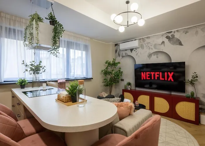 Stylish Ruby 1br - Old Town Urban Oasis Apartman