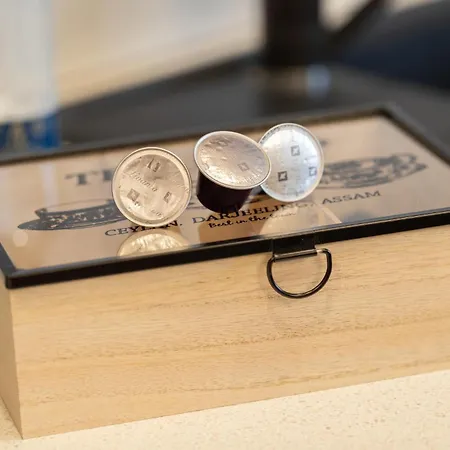 Апартаменти Stylish Ruby 1br - Old Town Urban Oasis