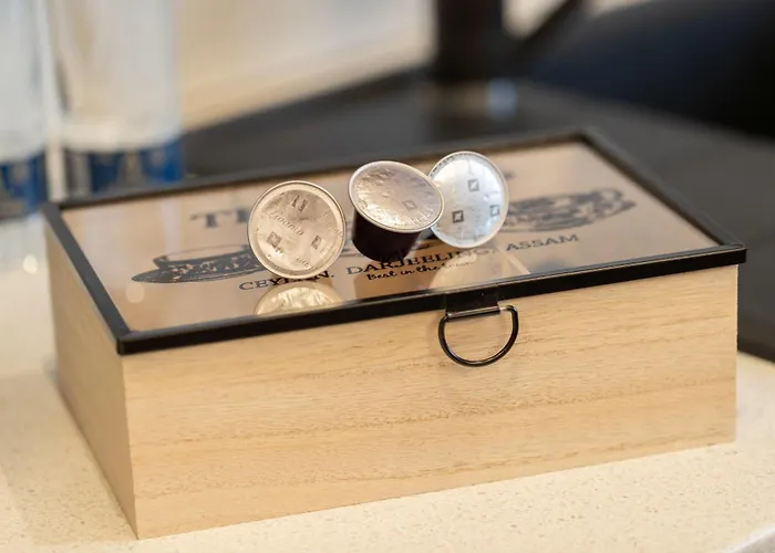 Апартаменти Stylish Ruby 1br - Old Town Urban Oasis